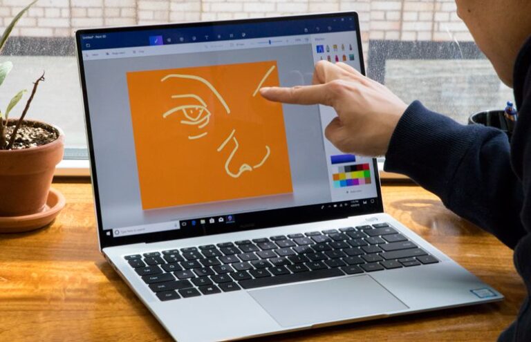 کشیدن نقاشی با لپ تاپ لمسی
